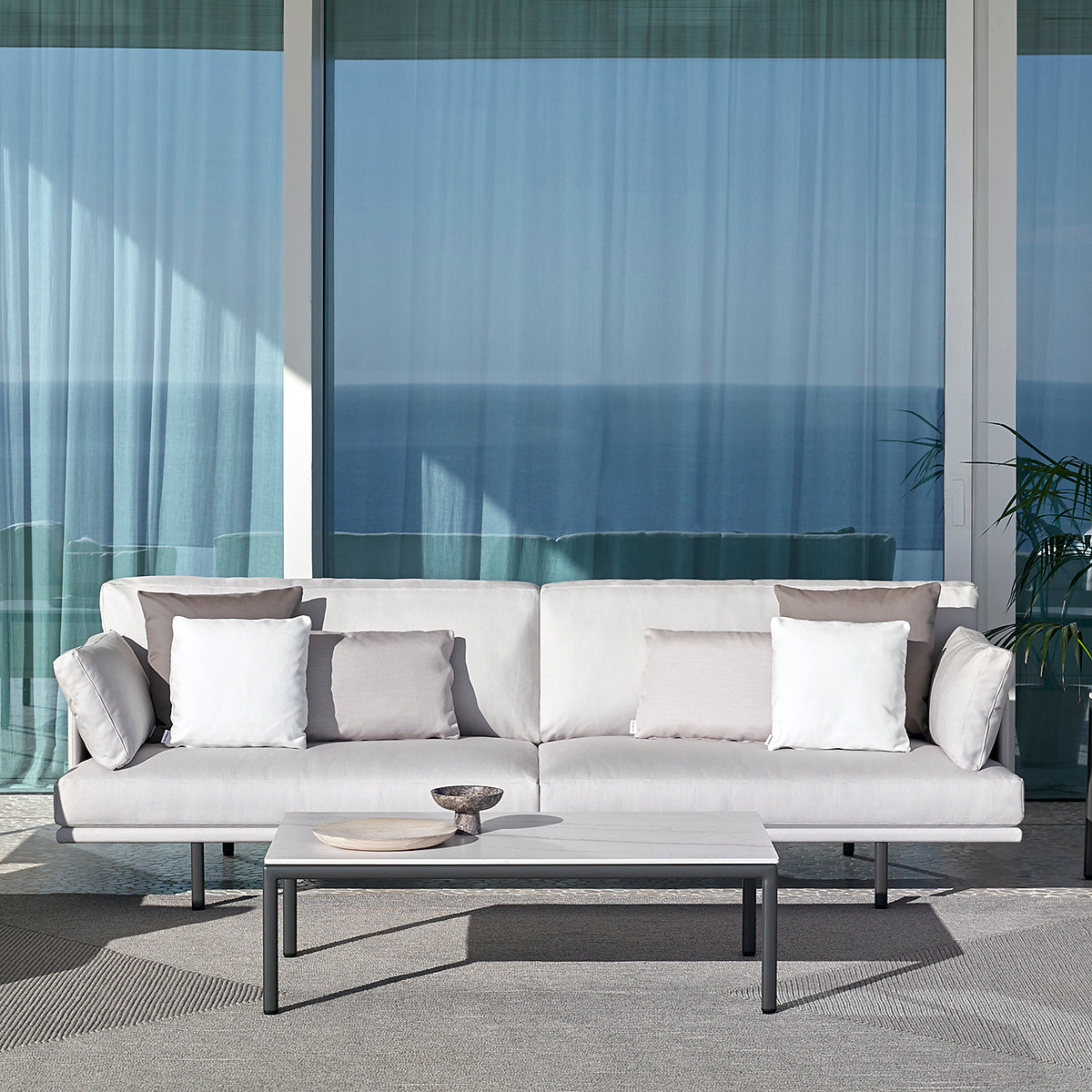 Long Island Sofa-Point-moderndesign.io