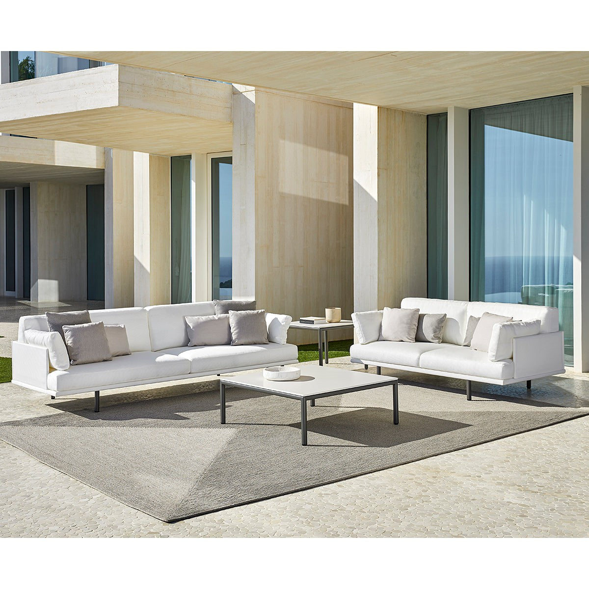 Long Island Sofa-Point-moderndesign.io