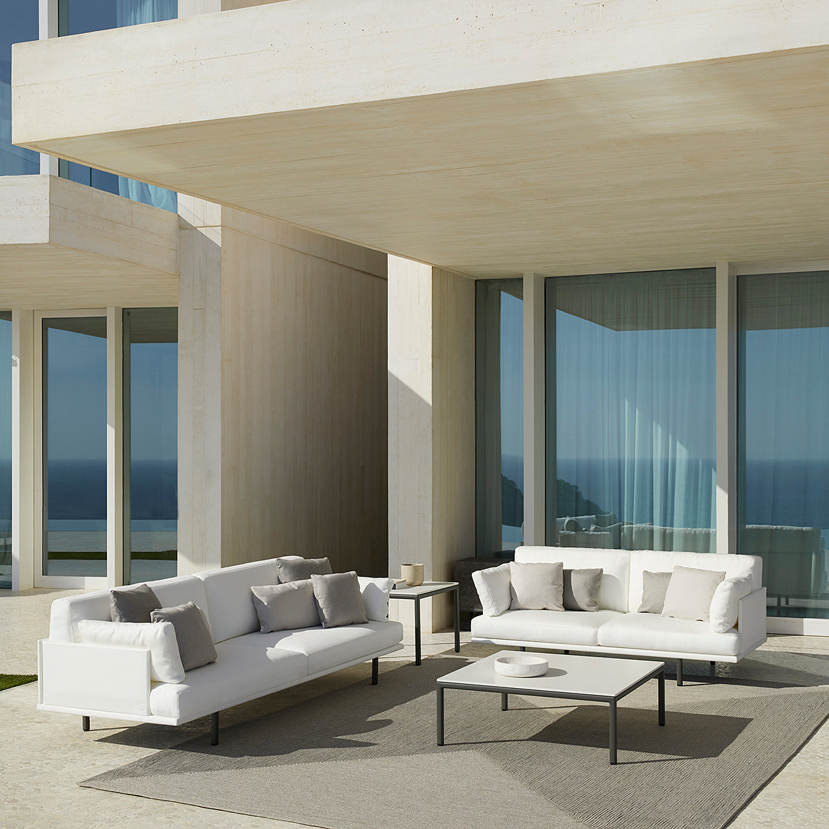 Long Island Sofa-Point-moderndesign.io
