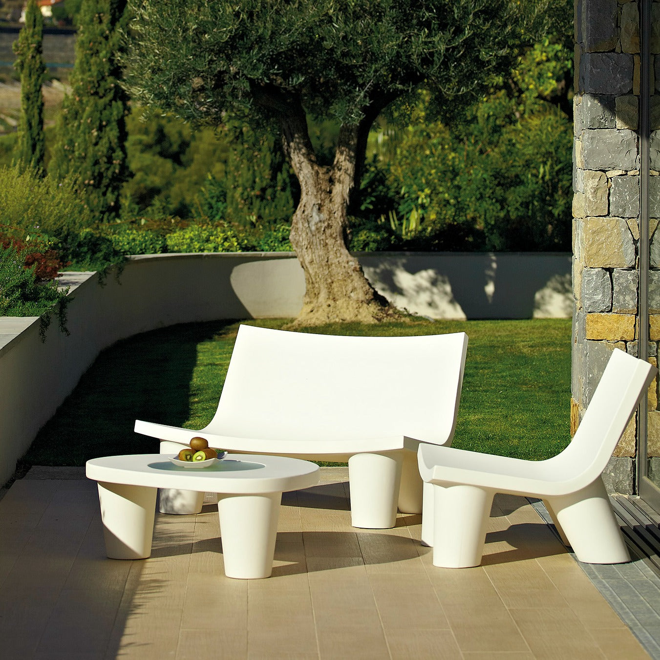 Low Lita Hard Bench-Slide-moderndesign.io