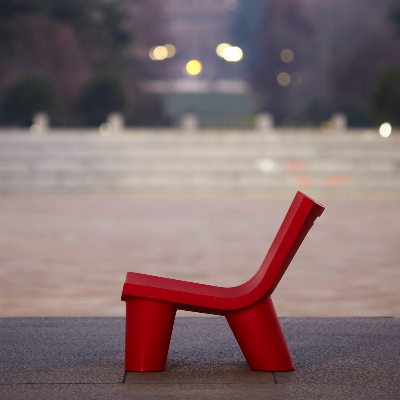 Low Lita Lounge Chair-Slide-moderndesign.io