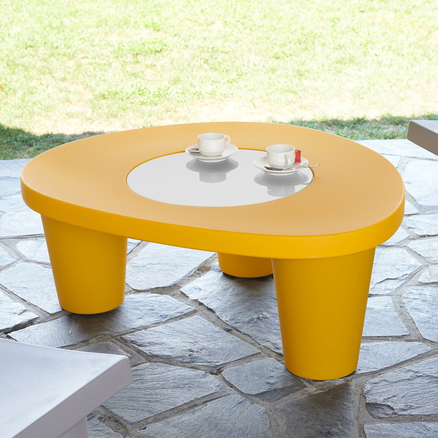 Low Lita Table (Coffee)-Slide-moderndesign.io