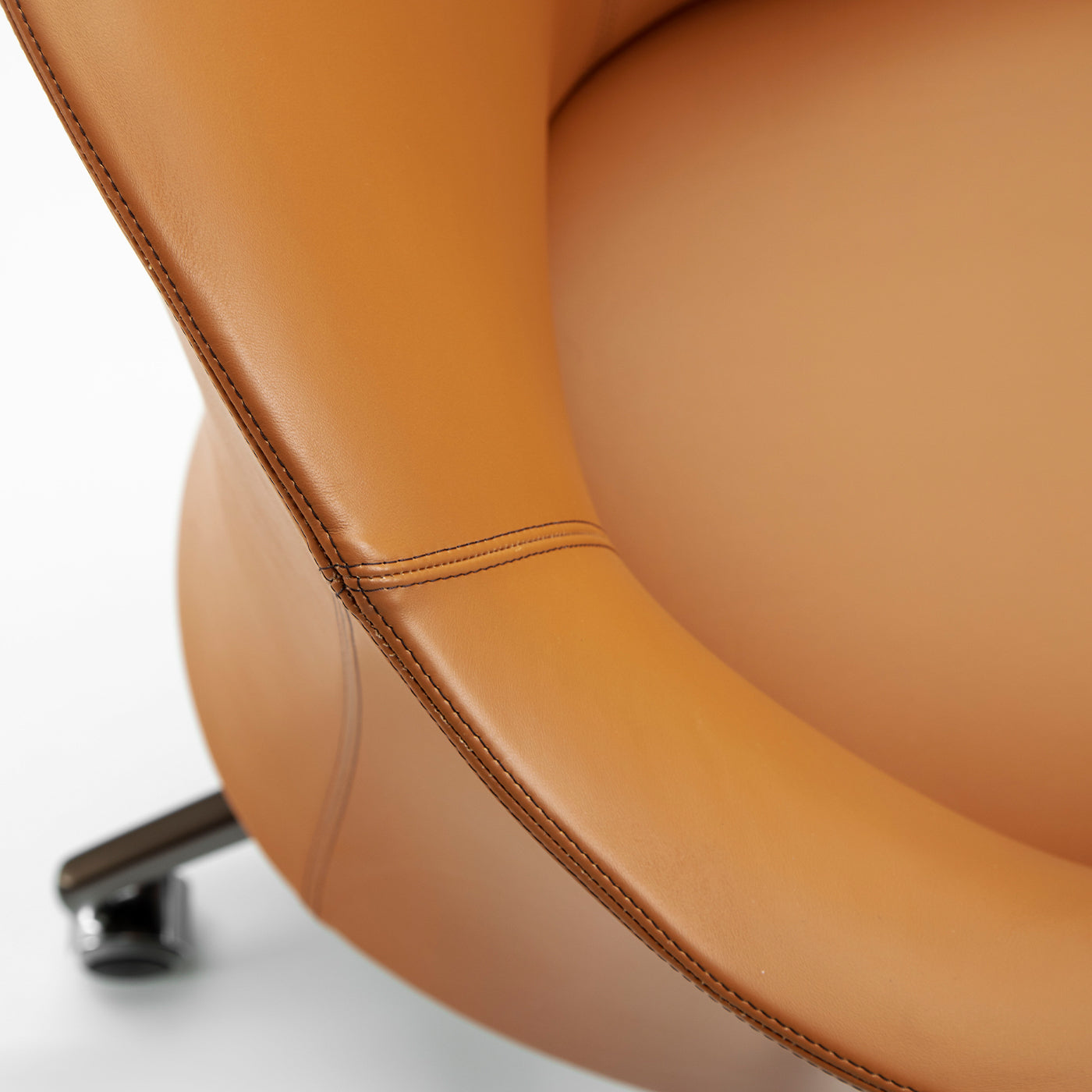 Lowpod Office Chair-Enrico Pellizzoni-moderndesign.io