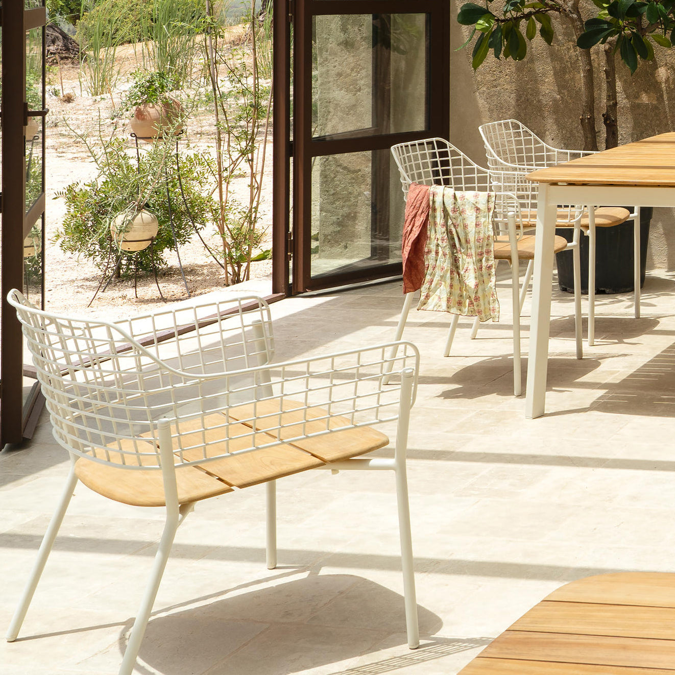 Lyze Armchair-Emu-moderndesign.io