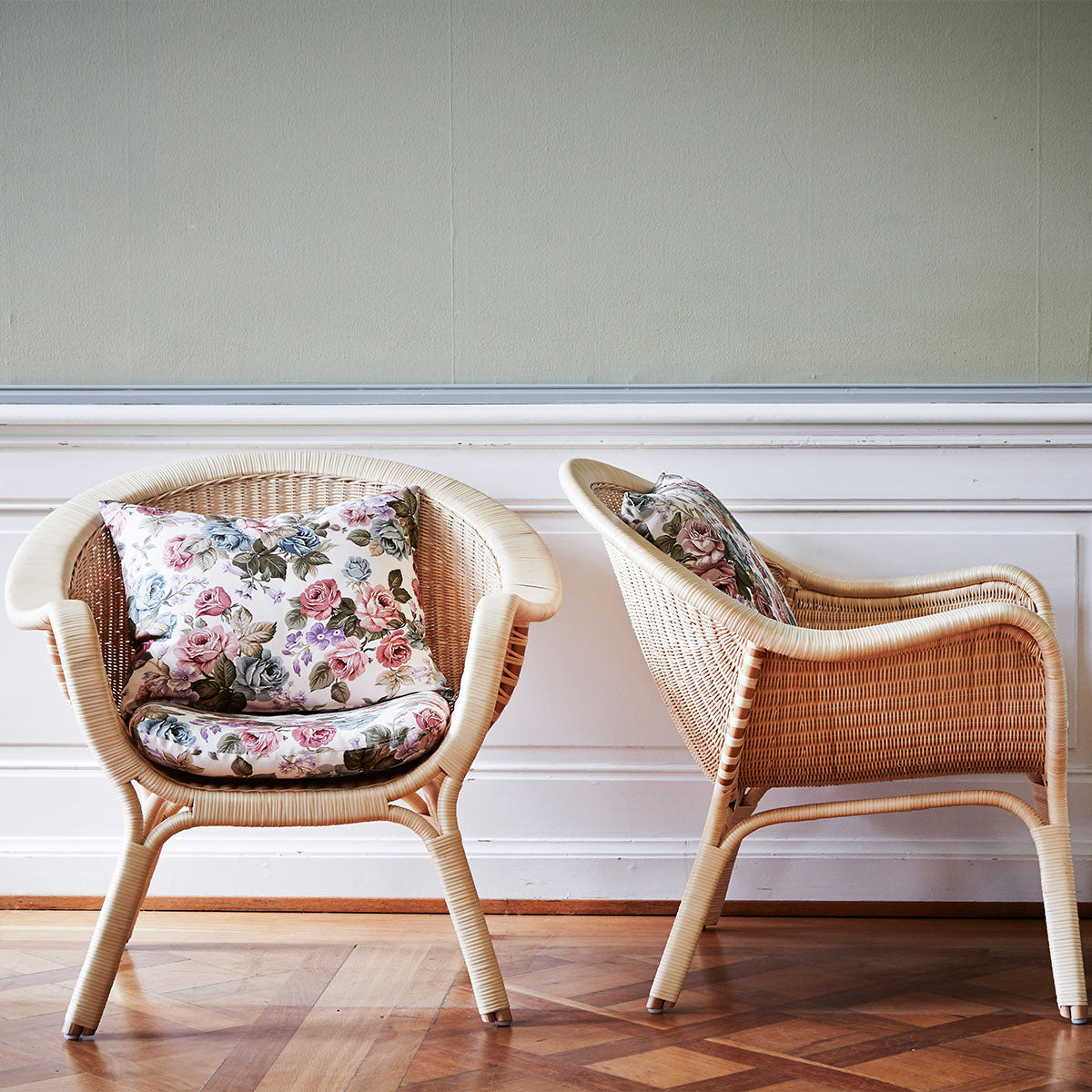 Madame Armchair-Sika Design-moderndesign.io