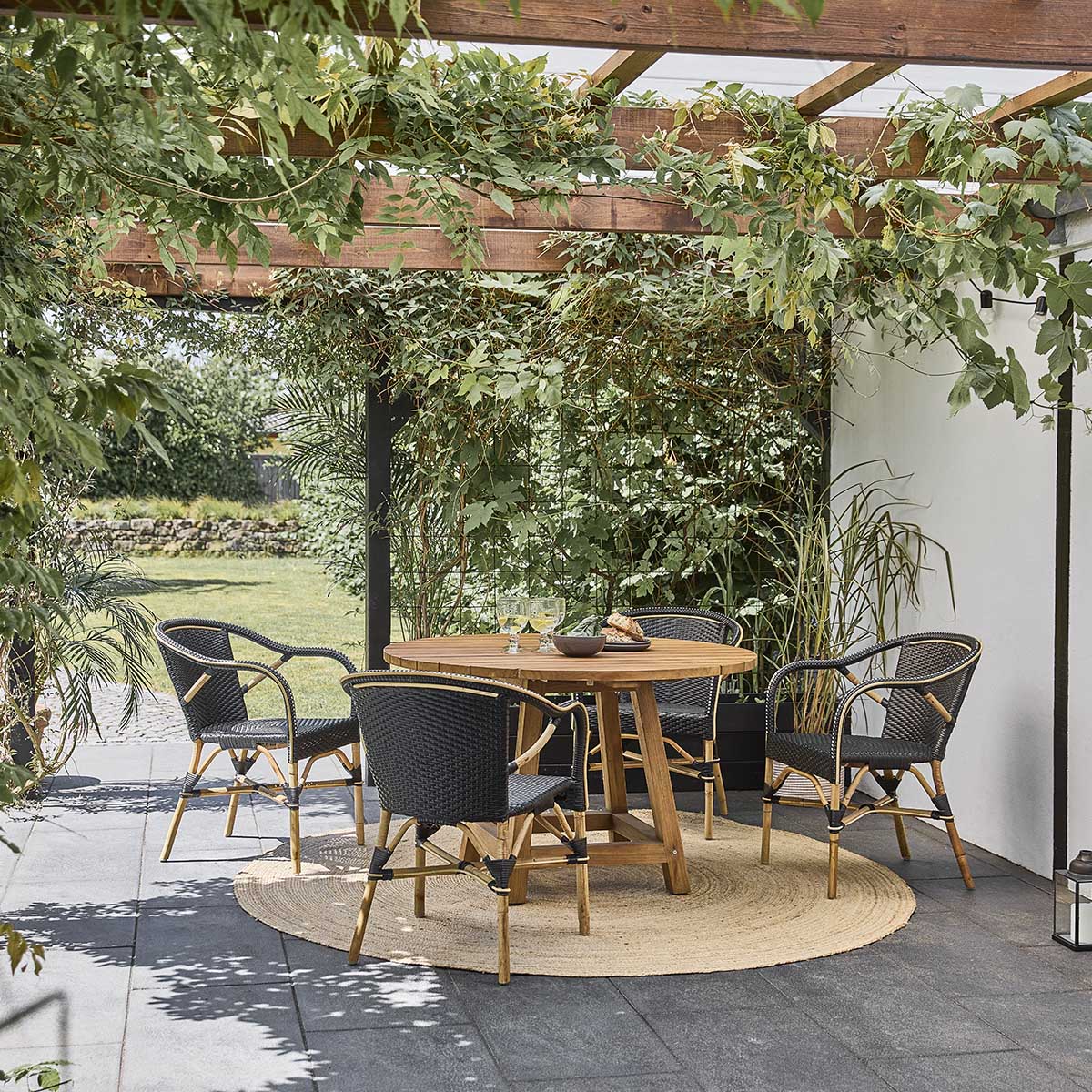 Madeleine Indoor/Outdoor Dining Chair (With Arms)-Sika Design-moderndesign.io
