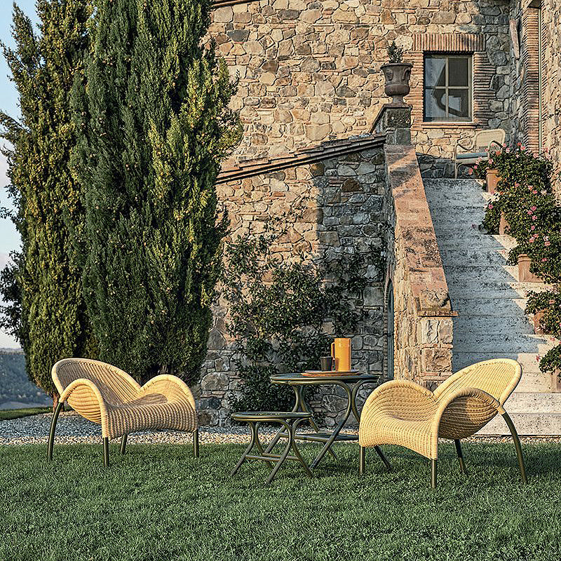 Manta Armchair-Bonacina 1889-moderndesign.io