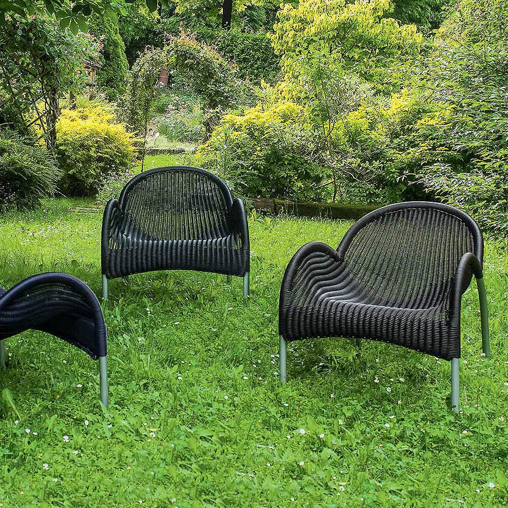Manta Armchair-Bonacina 1889-moderndesign.io