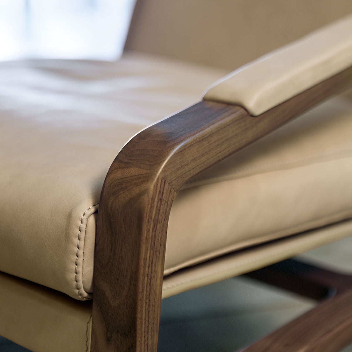 Margot Armchair-Alivar-moderndesign.io