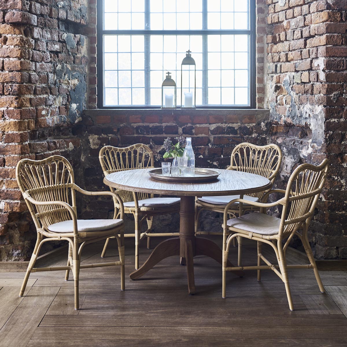 Margret Indoor Dining Chair (With Arms)-Sika Design-moderndesign.io