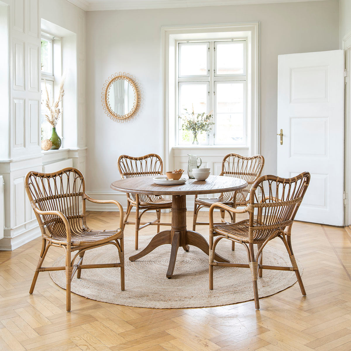 Margret Indoor Dining Chair (With Arms)-Sika Design-moderndesign.io