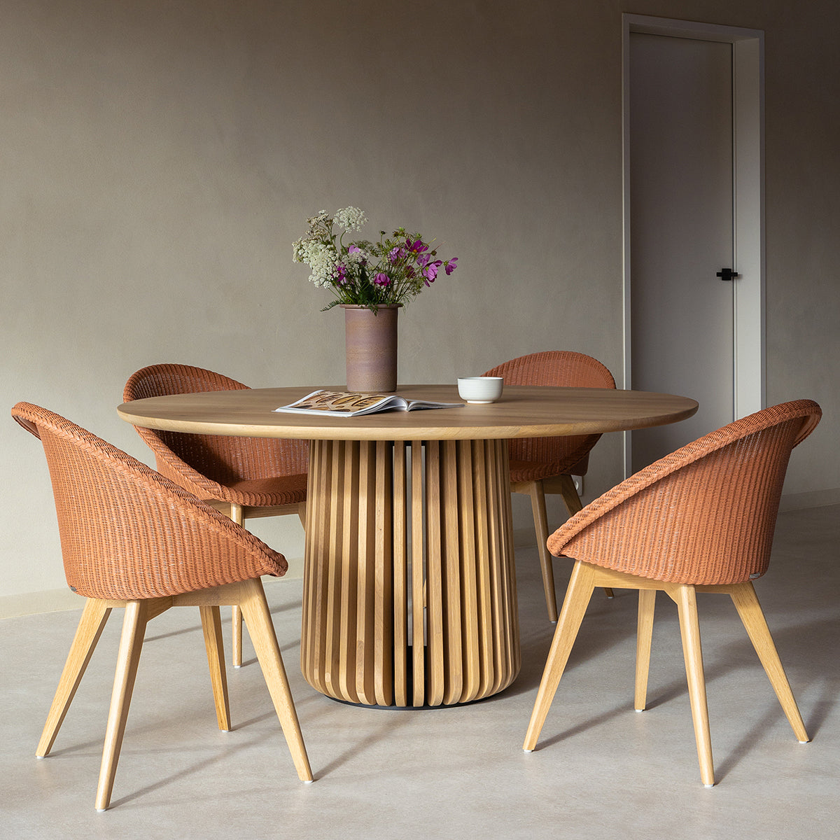 Maru Dining Table (Round)-Vincent Sheppard-moderndesign.io