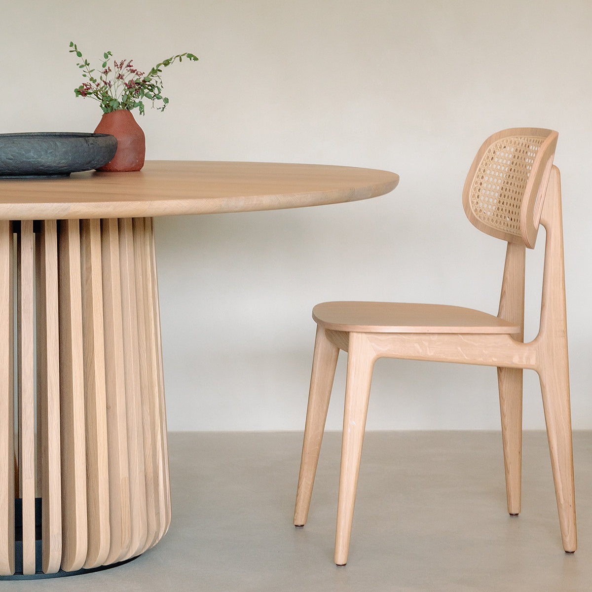 Maru Dining Table (Round)-Vincent Sheppard-moderndesign.io