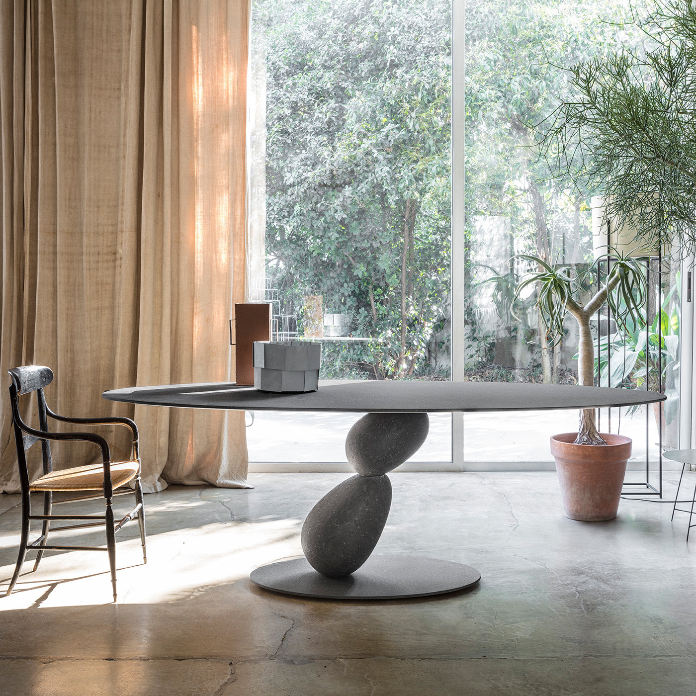 Matera Dining Table (Oval)-Mogg-moderndesign.io