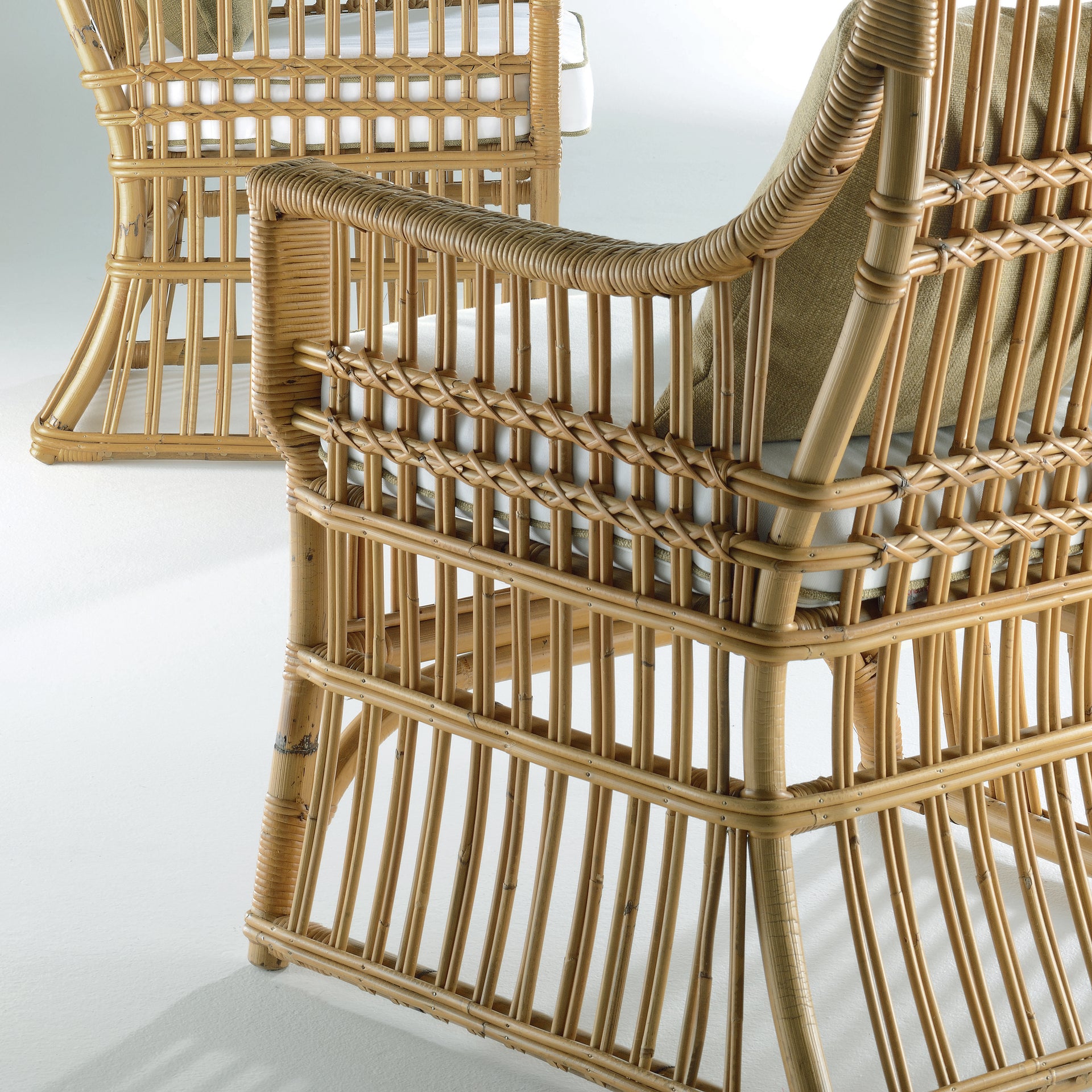 May Fair Dining Chair (With Arms)-Bonacina 1889-moderndesign.io