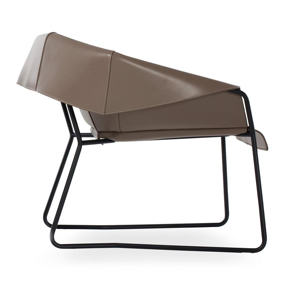 Miss R Armchair-Ivano Redaelli-moderndesign.io