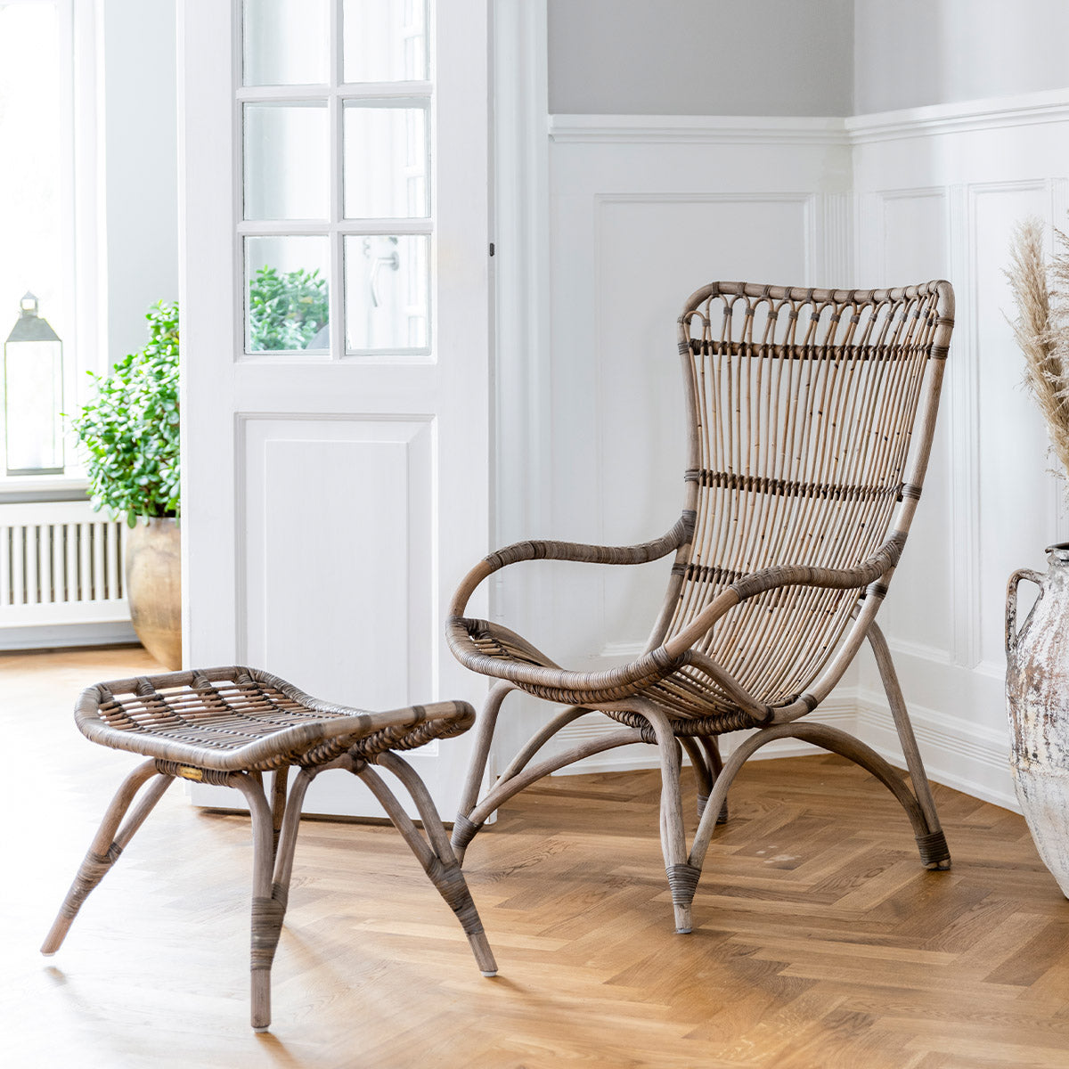 Monet Armchair-Sika Design-moderndesign.io