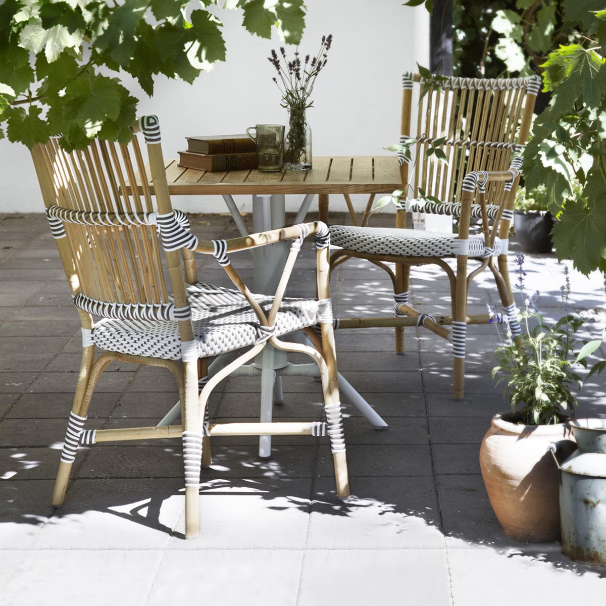 Monique Indoor/Outdoor Dining Chair (With Arms)-Sika Design-moderndesign.io