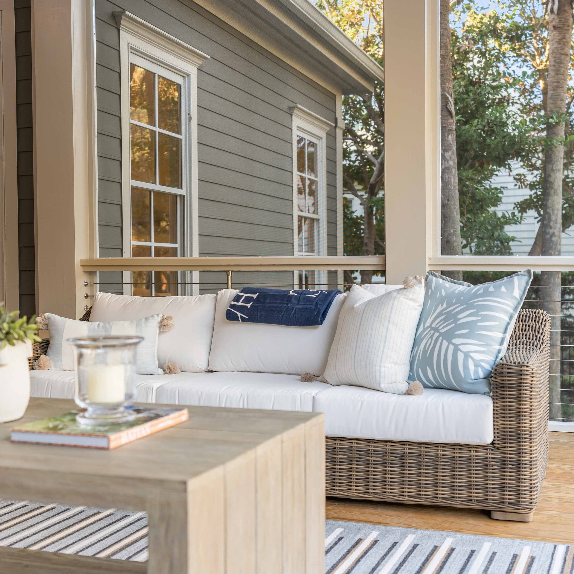 Newport Sofa-Harbour Outdoor-moderndesign.io
