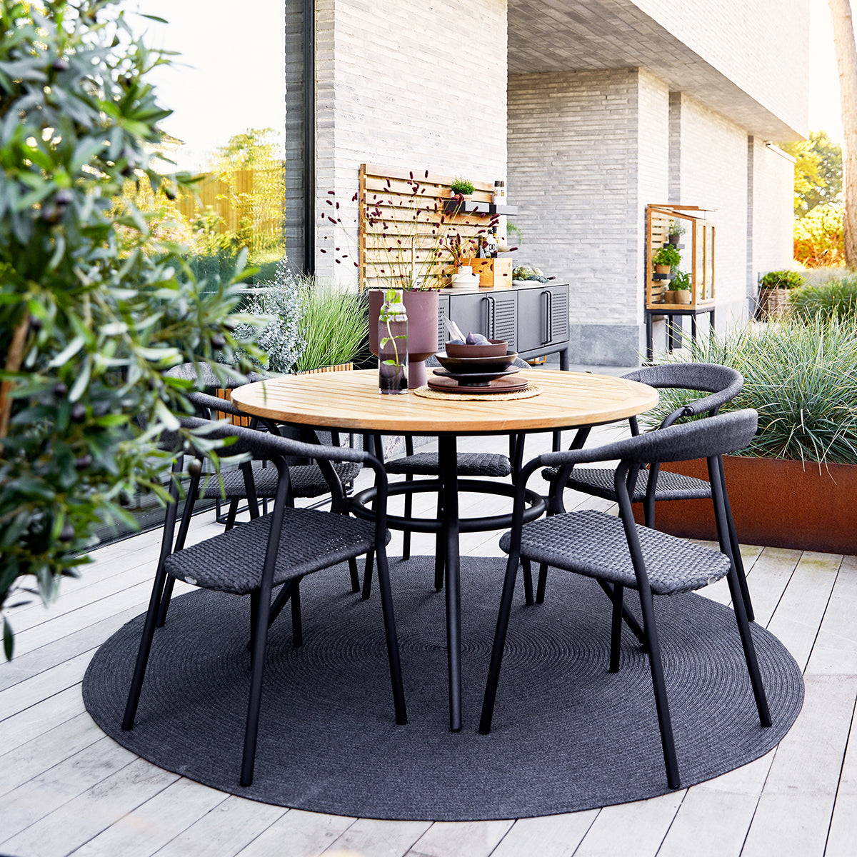 Noble 7438 Dining Chair (with arms)-Cane-Line-moderndesign.io