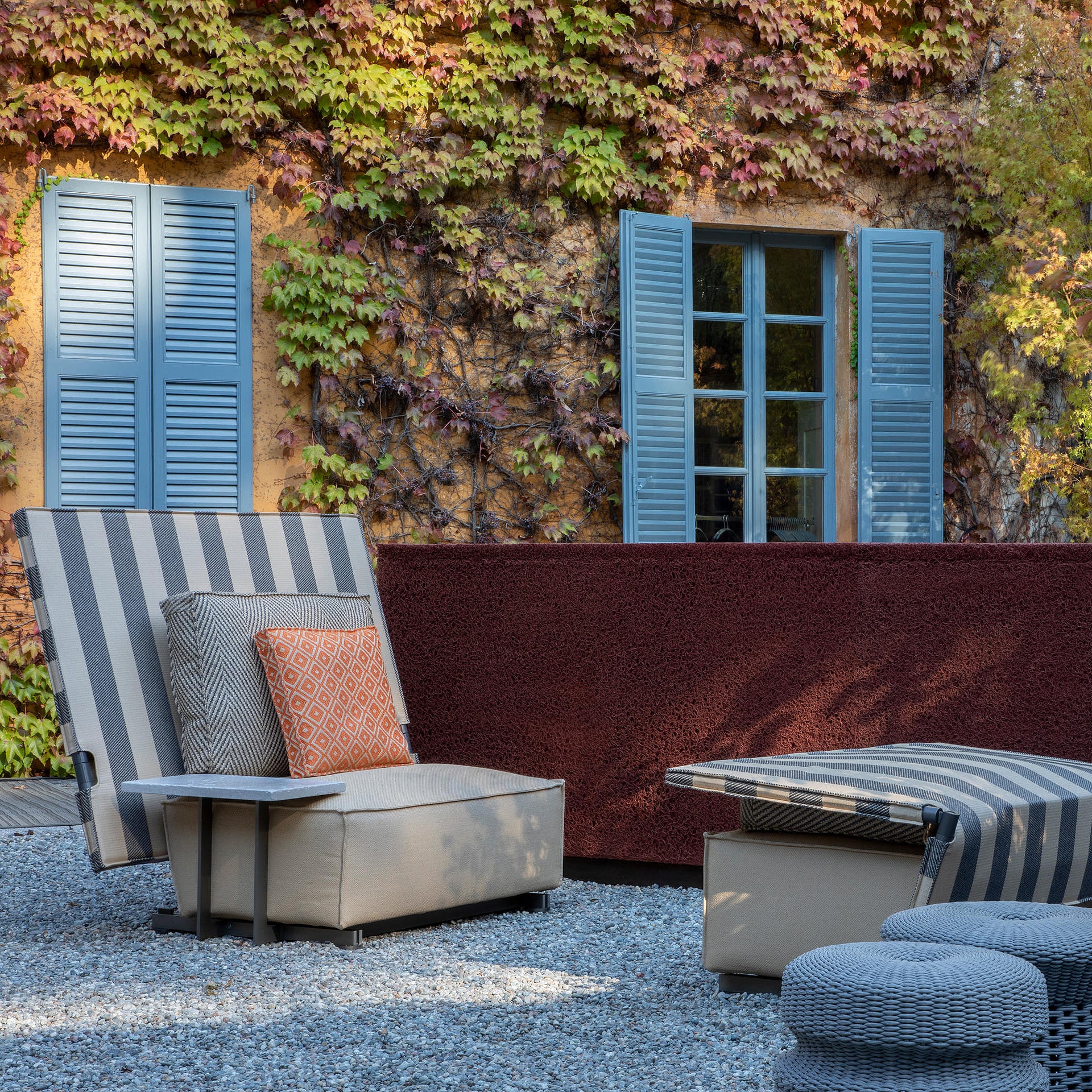 Oh It Rains Lounge Chair-B&B Italia-moderndesign.io