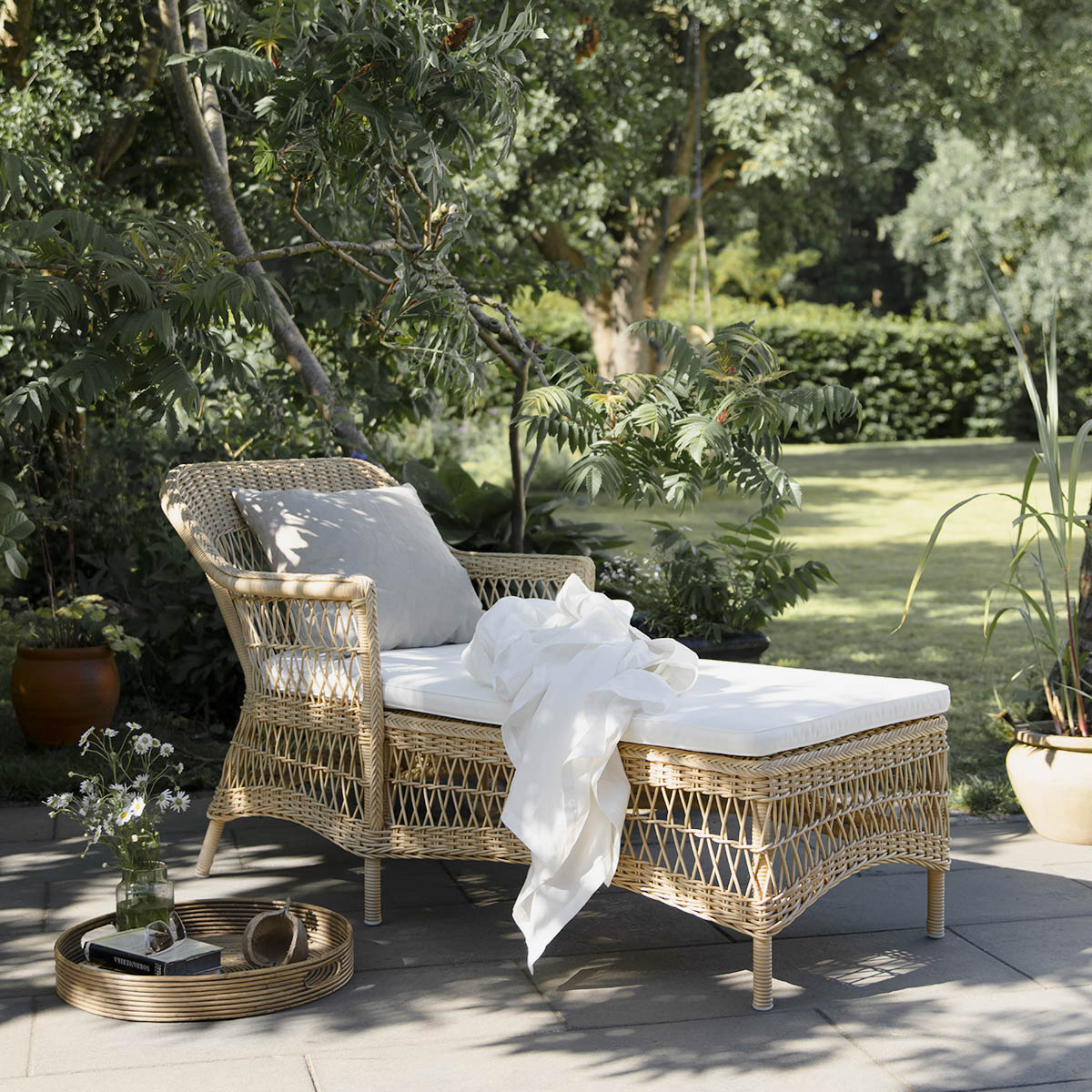 Olivia Sunlounger-Sika Design-moderndesign.io