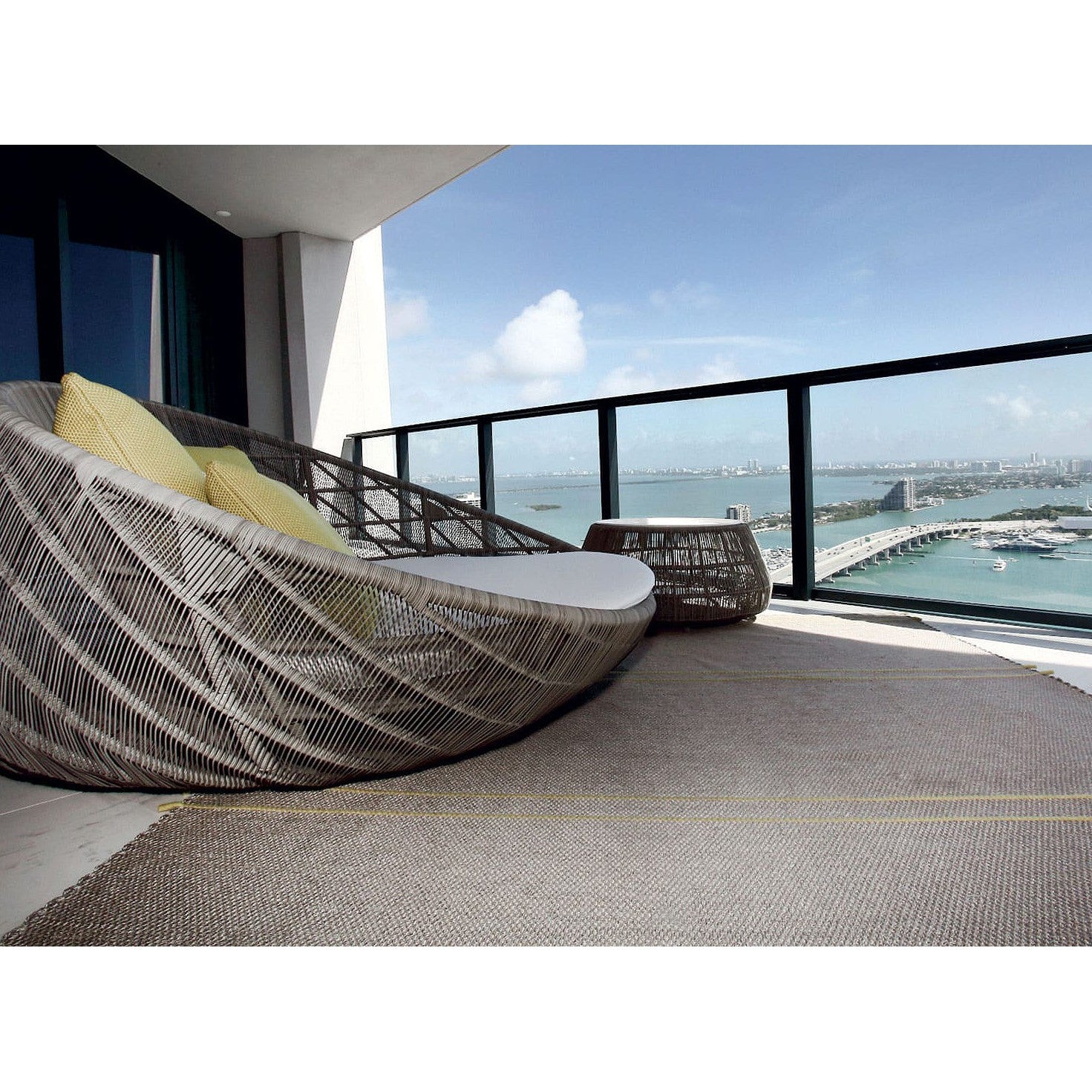 Passo Doppio Rug-GT Design-moderndesign.io