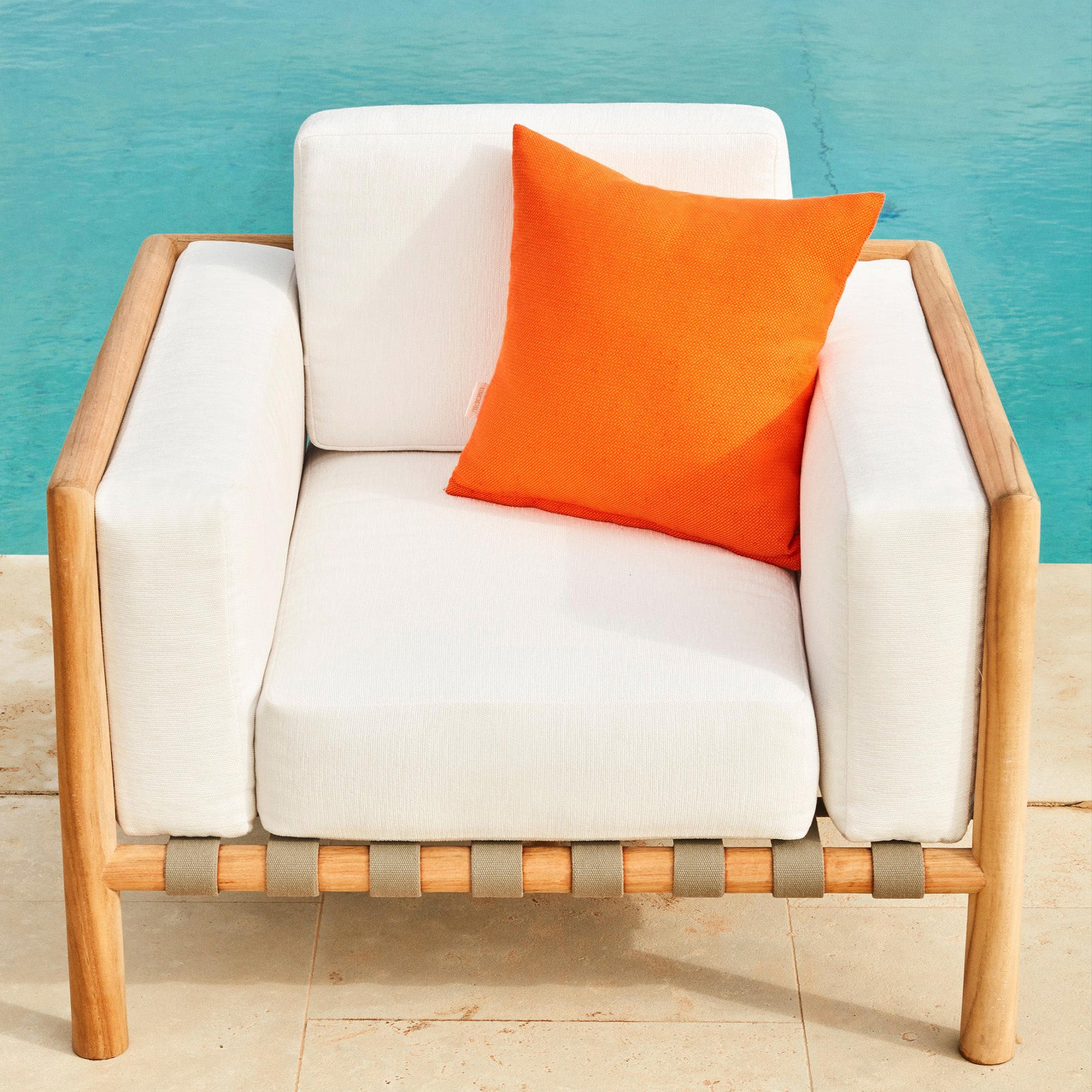 Pevero Armchair-Unopiu-moderndesign.io