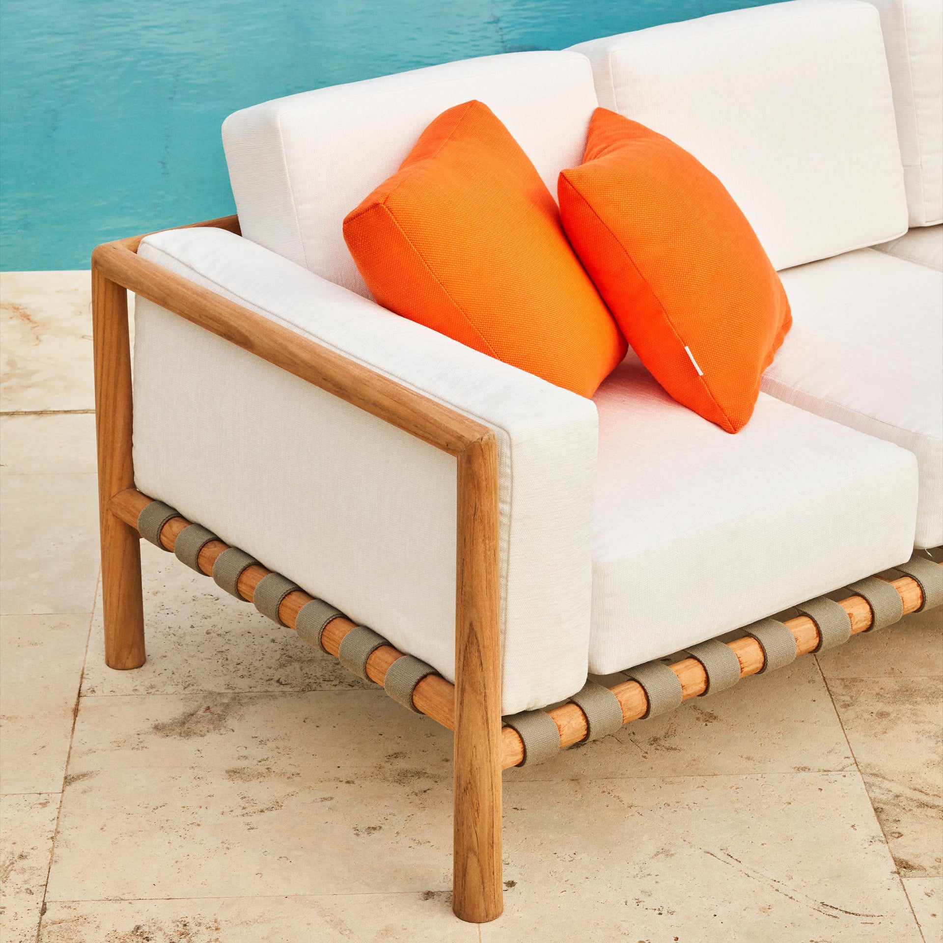 Pevero Sofa-Unopiu-moderndesign.io