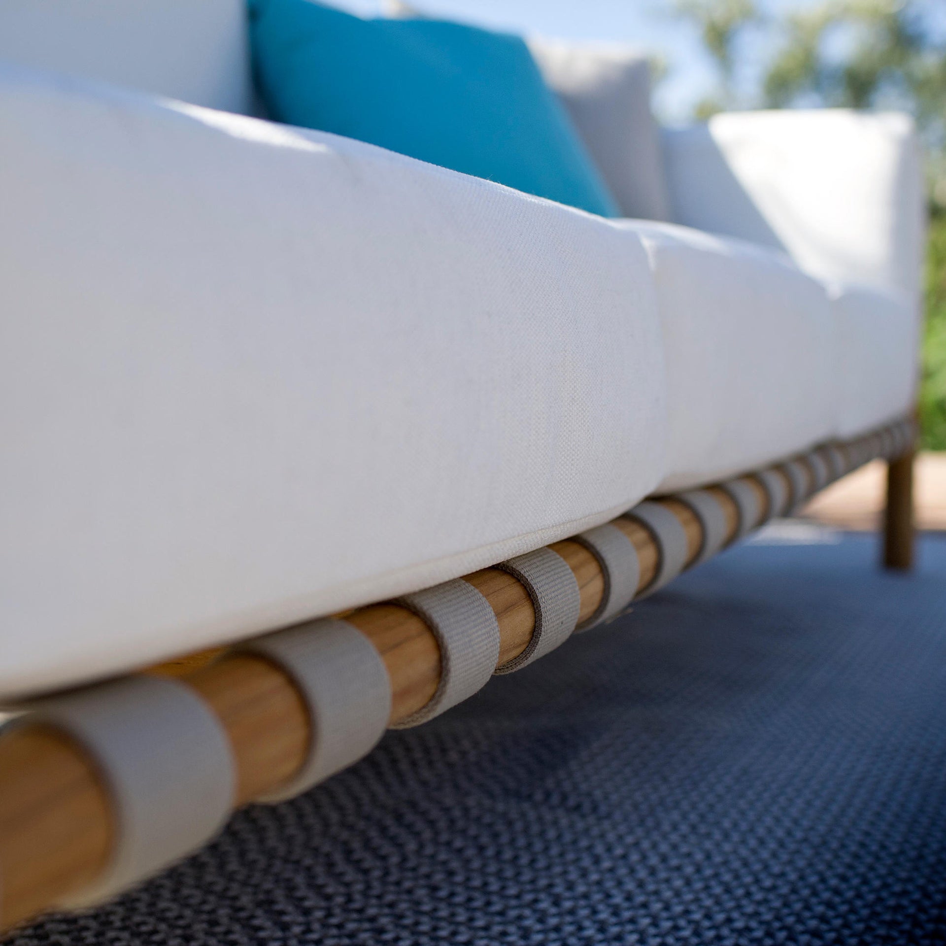 Pevero Sofa-Unopiu-moderndesign.io