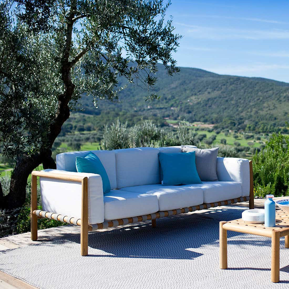 Pevero Sofa-Unopiu-moderndesign.io