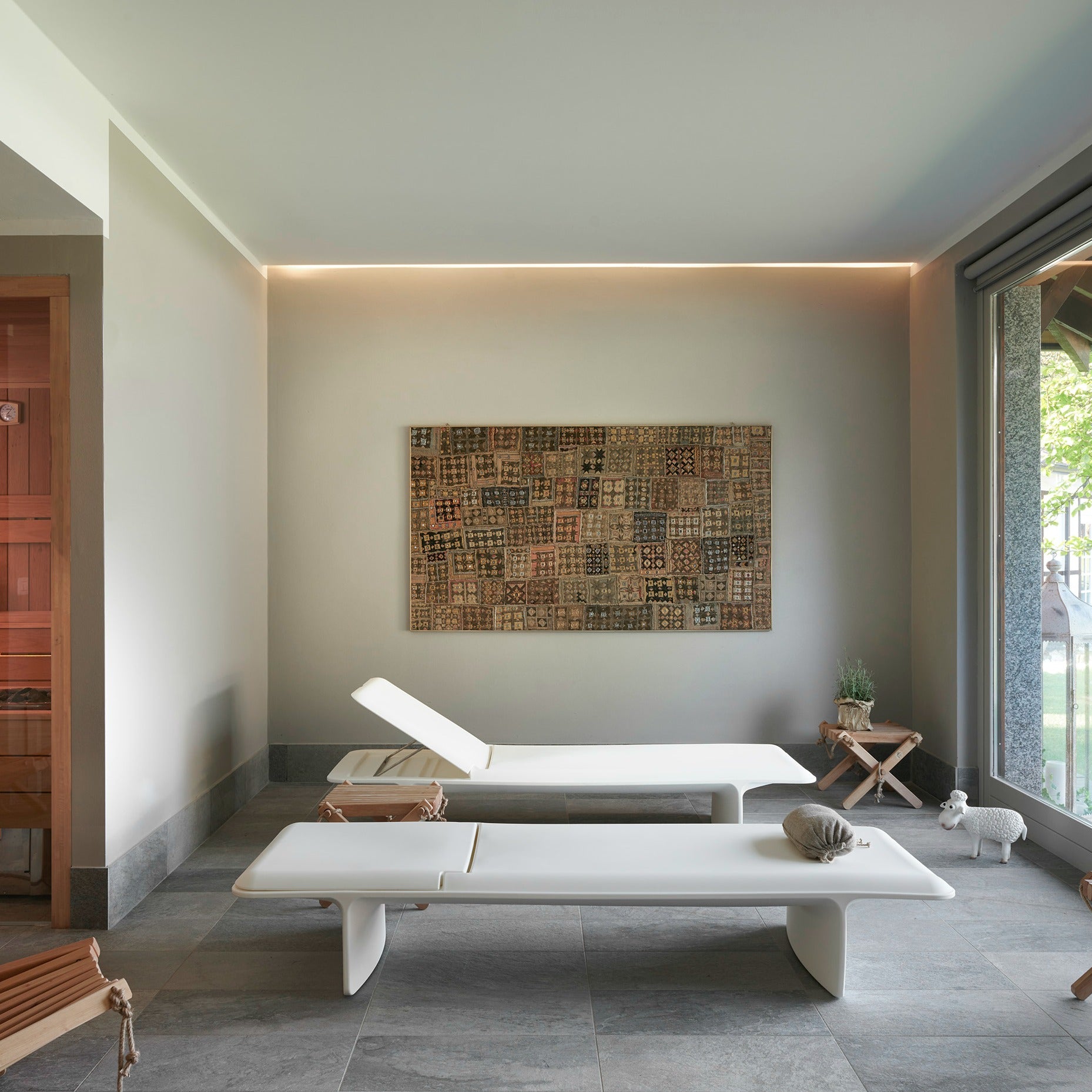 Ponente Sunlounger-Slide-moderndesign.io