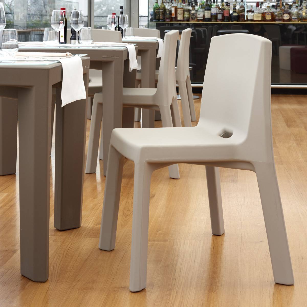 Q4 Dining Chair (without arms)-Slide-moderndesign.io