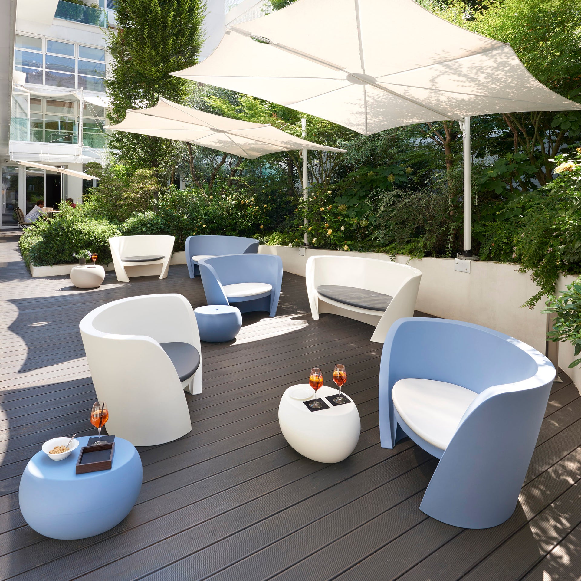 Rap Sofa-Slide-moderndesign.io