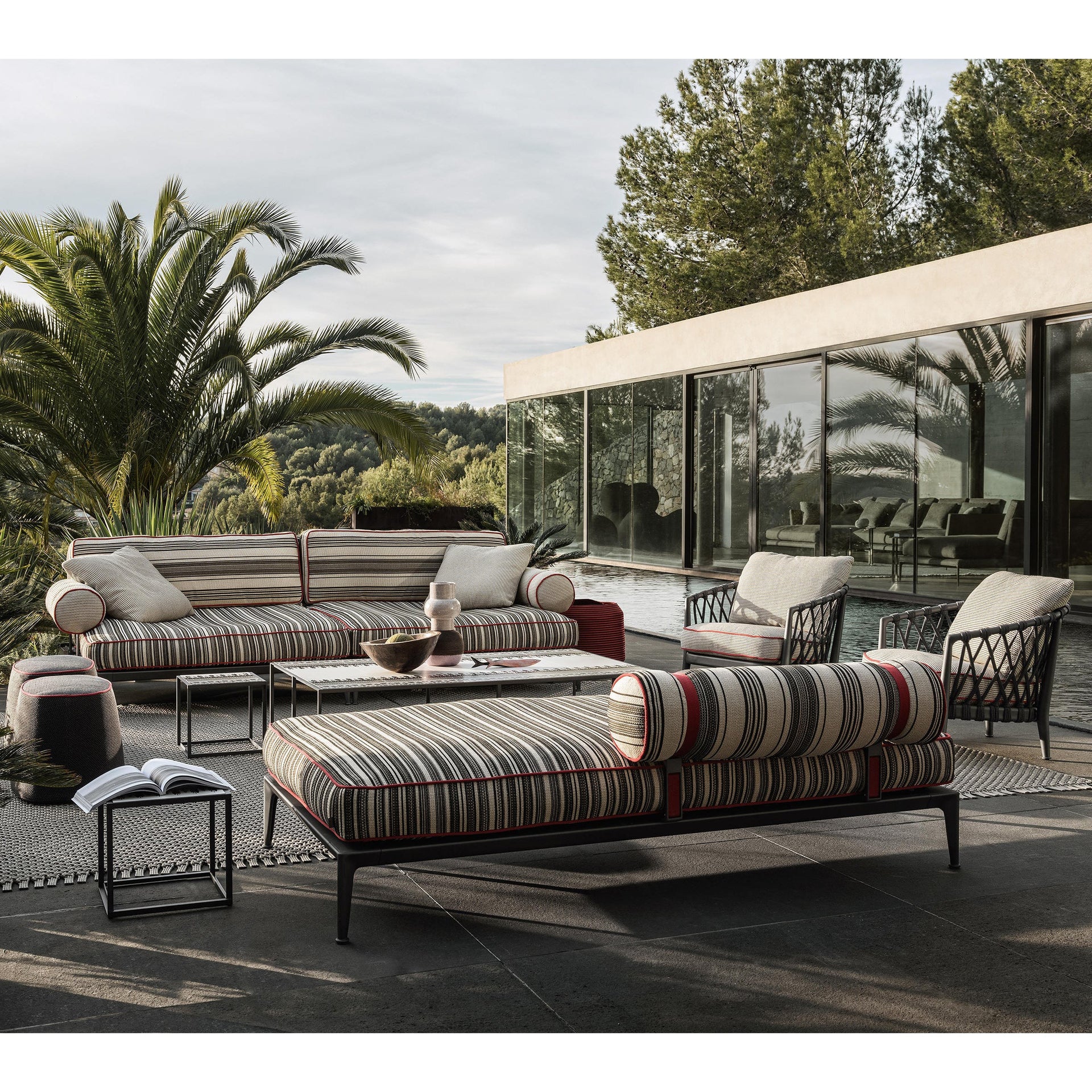 Ribes Sofa-B&B Italia-moderndesign.io