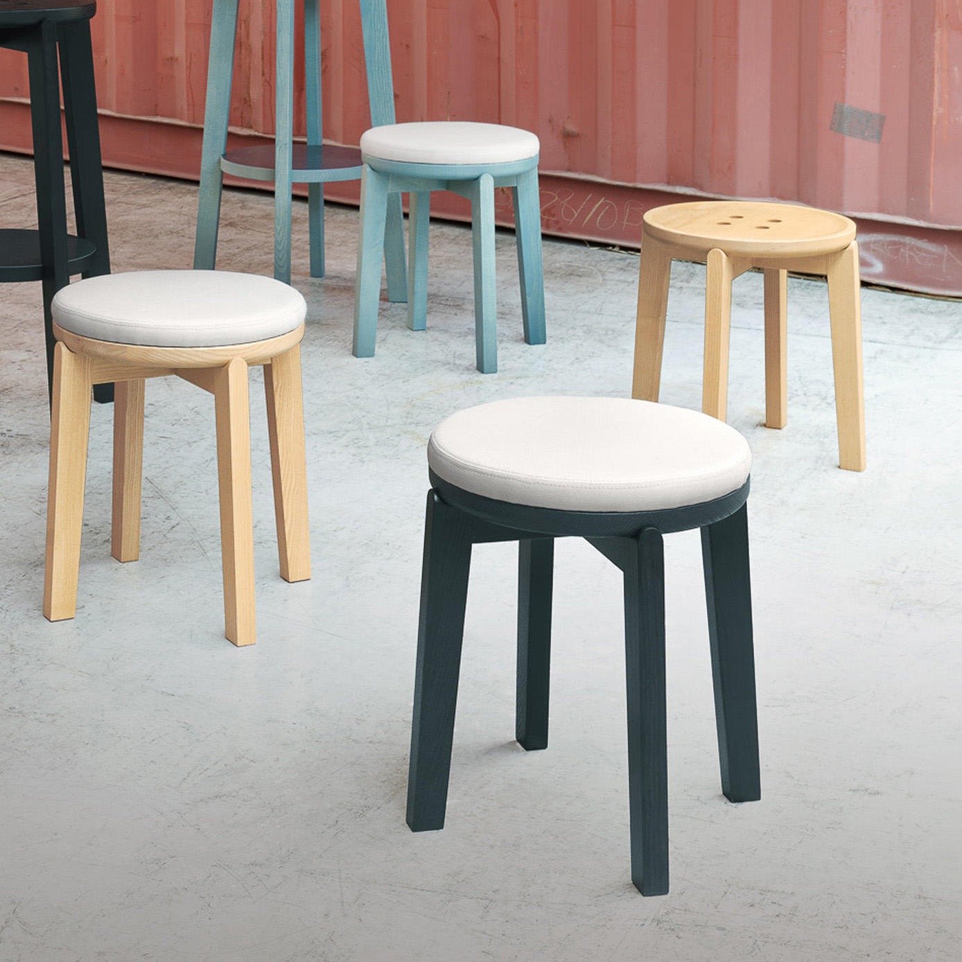 Rond 09/09UPH Dining Stool-Very Wood-moderndesign.io