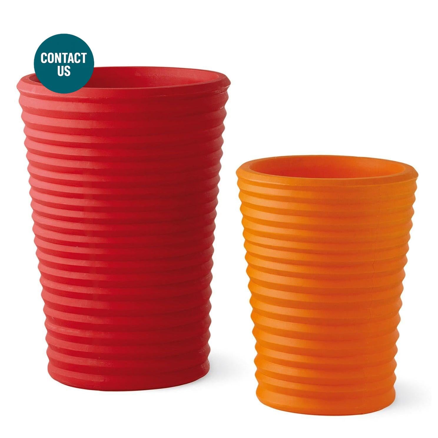 S Pot Vase-Slide-moderndesign.io