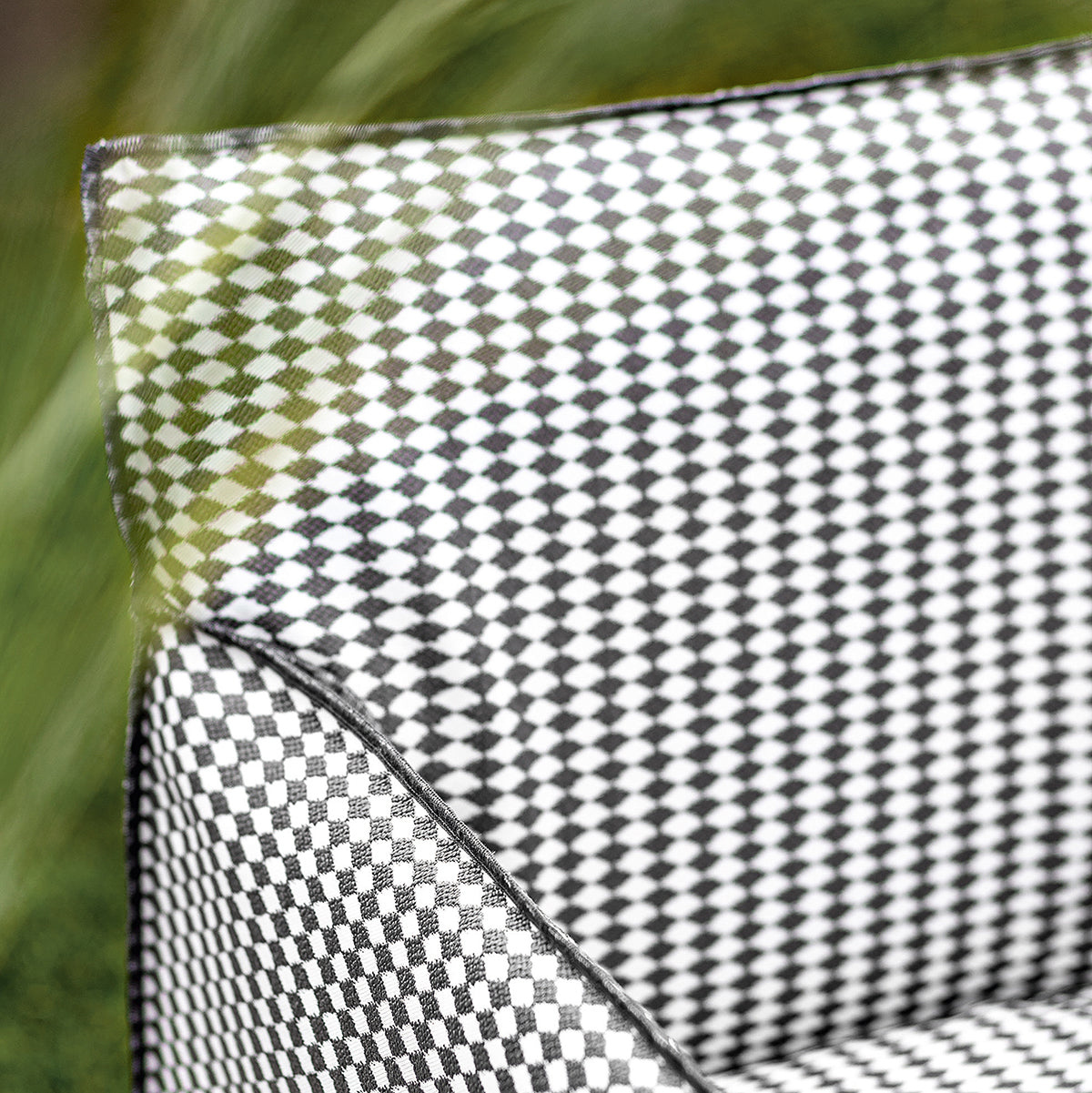 Ghost Out 25 Dining Chair (with arms)-Gervasoni-moderndesign.io