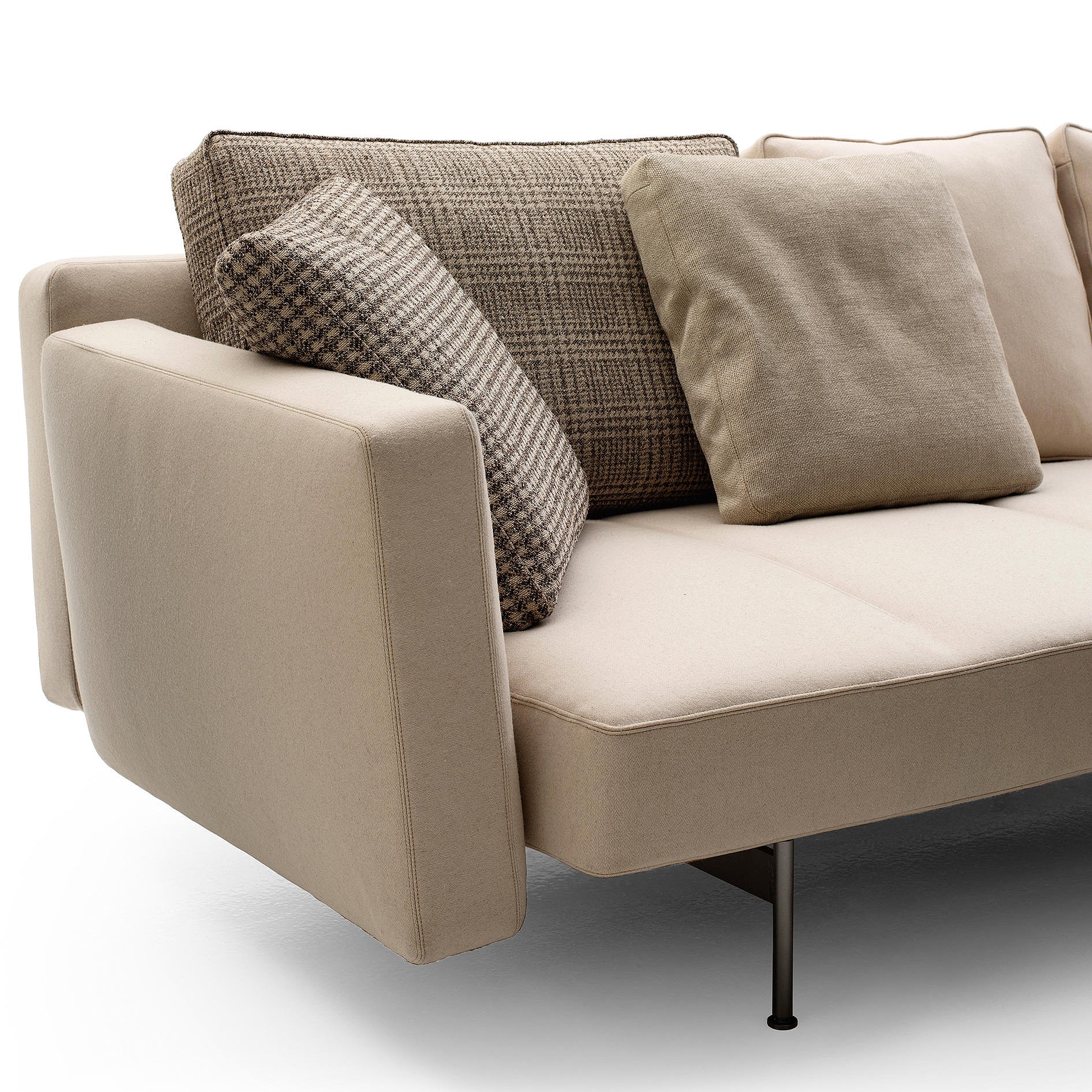 Sake Sofa-B&B Italia-moderndesign.io