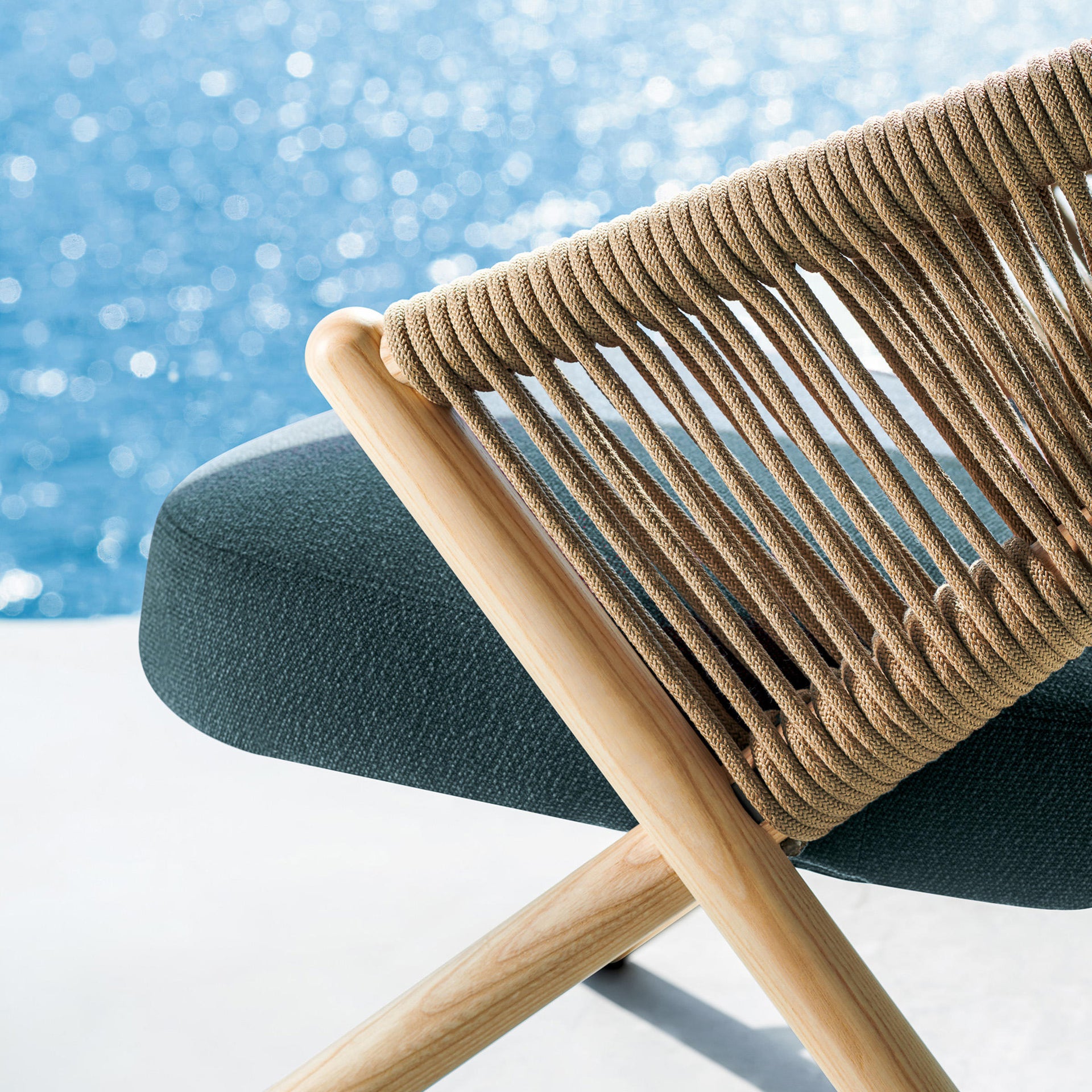 Sisters 04/04C Armchair-Very Wood-moderndesign.io