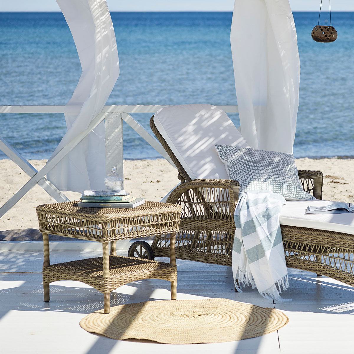 Suzy Table (Side/Night)-Sika Design-moderndesign.io