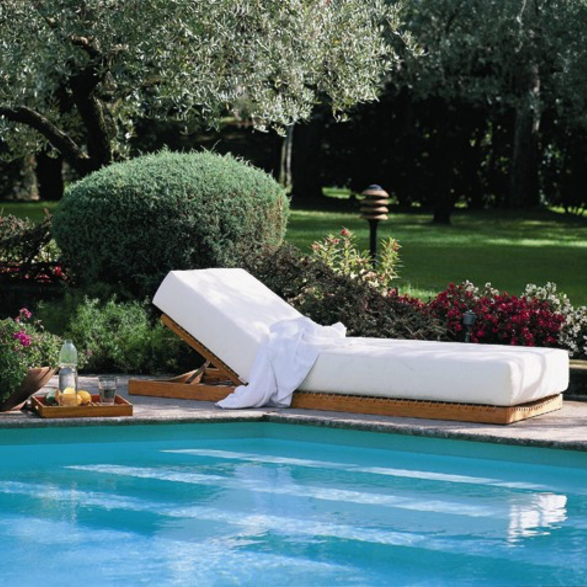 Synthesis Sunlounger-Unopiu-moderndesign.io