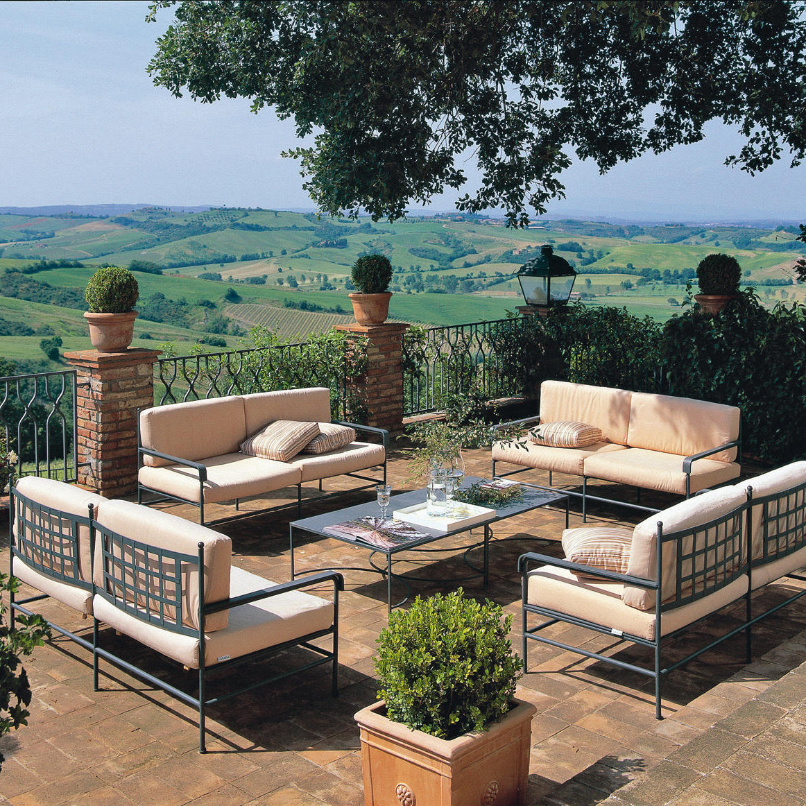 Toscana Sofa-Unopiu-moderndesign.io