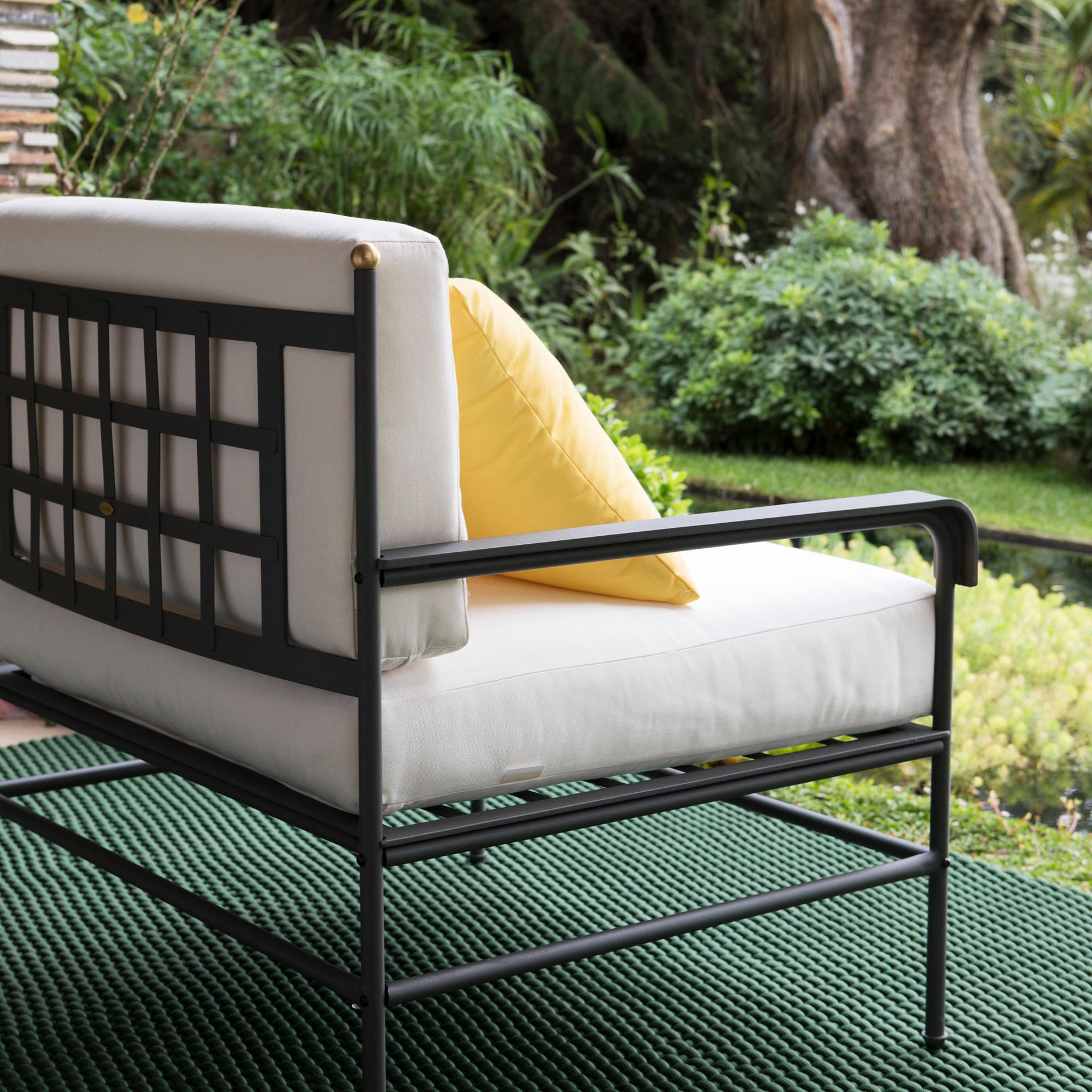 Toscana Sofa-Unopiu-moderndesign.io