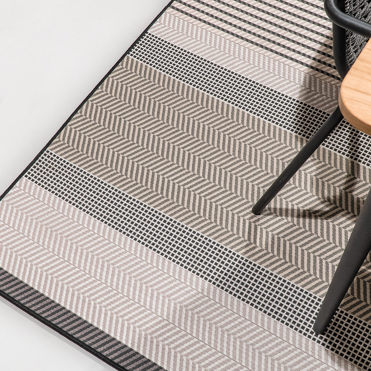 Toundra Rug-Vincent Sheppard-moderndesign.io