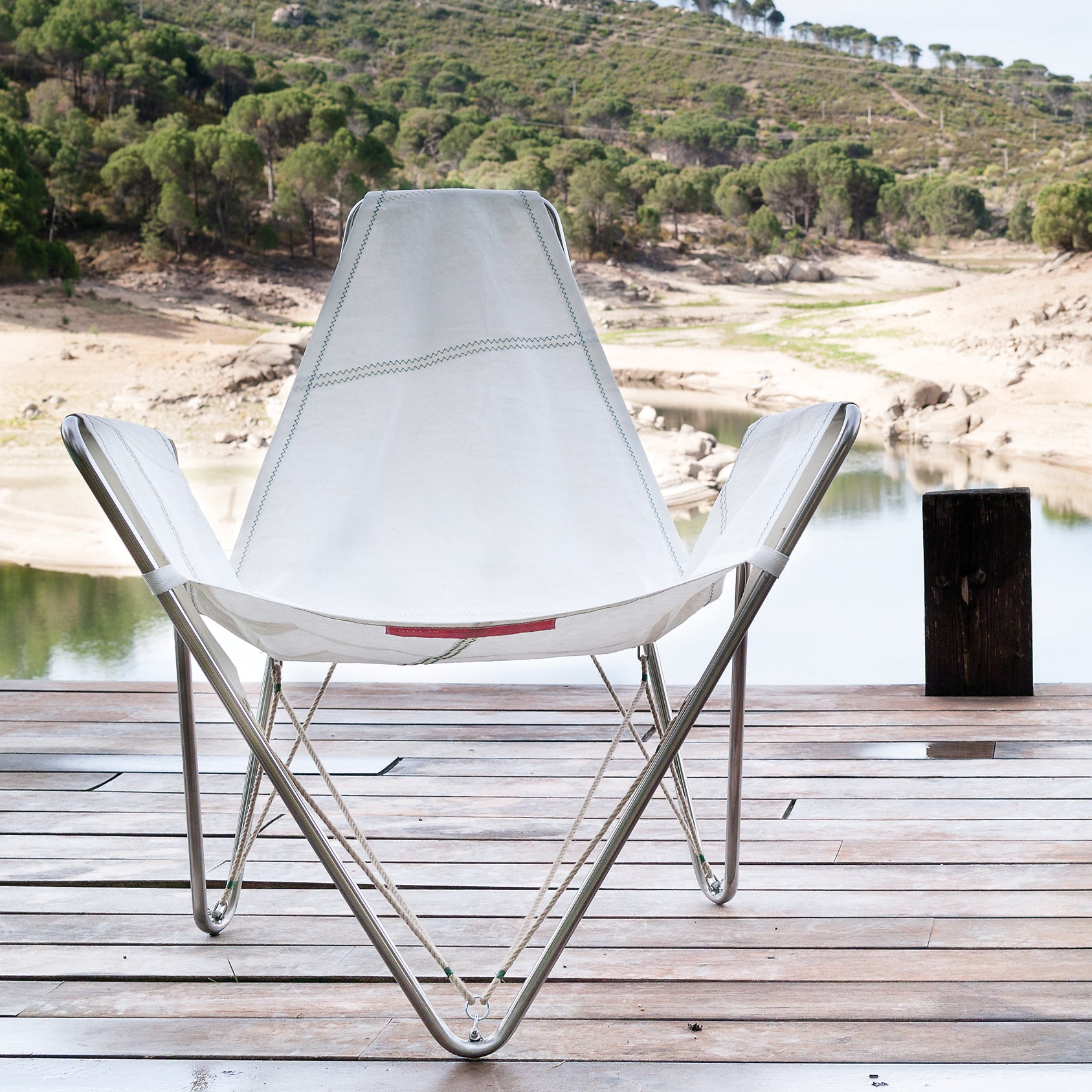 Trimmer Armchair-Dvelas-moderndesign.io