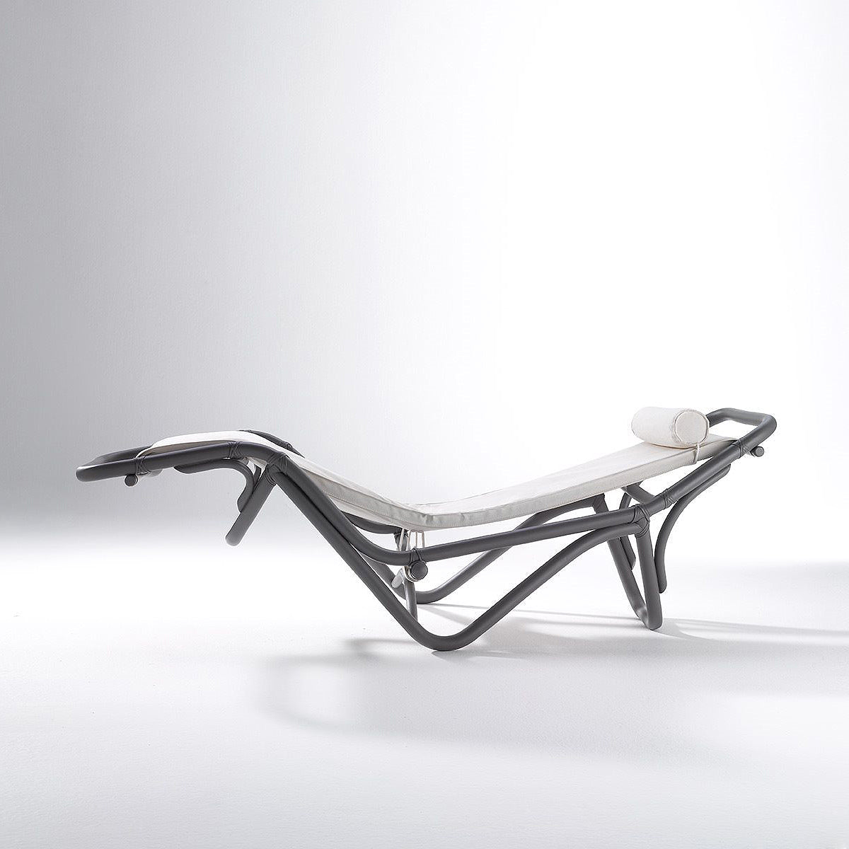 Up & Down Indoor Lounger-Bonacina 1889-moderndesign.io