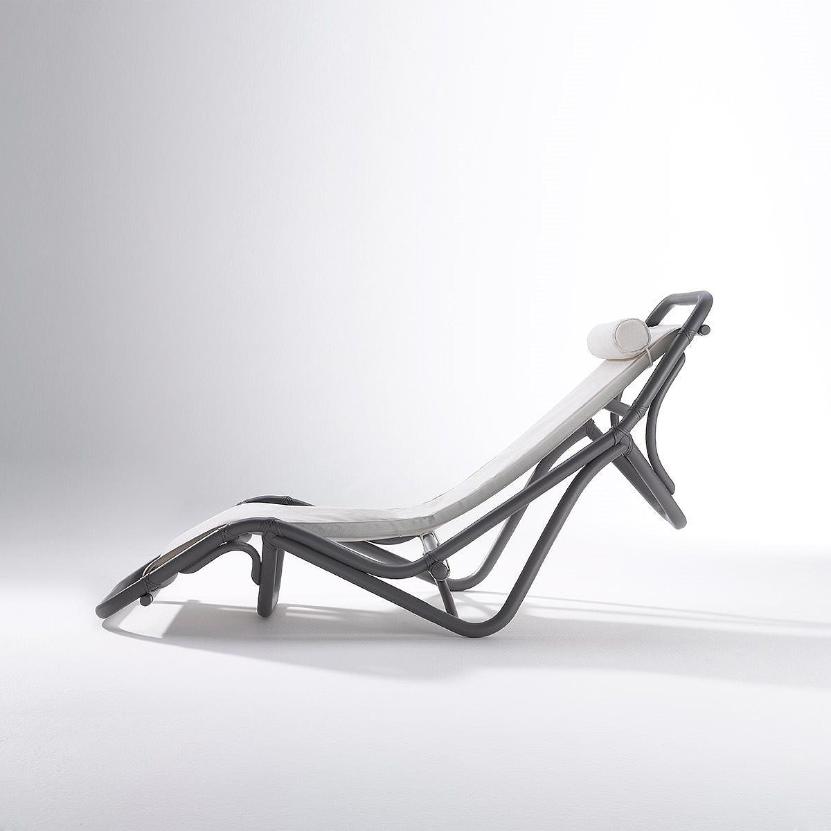 Up & Down Indoor Lounger-Bonacina 1889-moderndesign.io