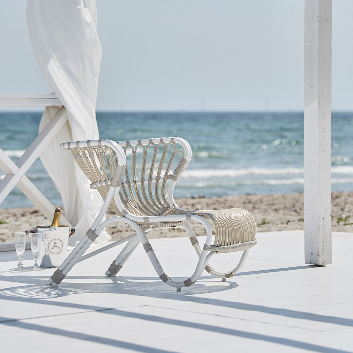 Viggo Boesen Fox Lounge Chair-Sika Design-moderndesign.io