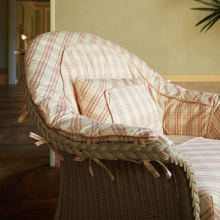 Violet Armchair-Bonacina 1889-moderndesign.io